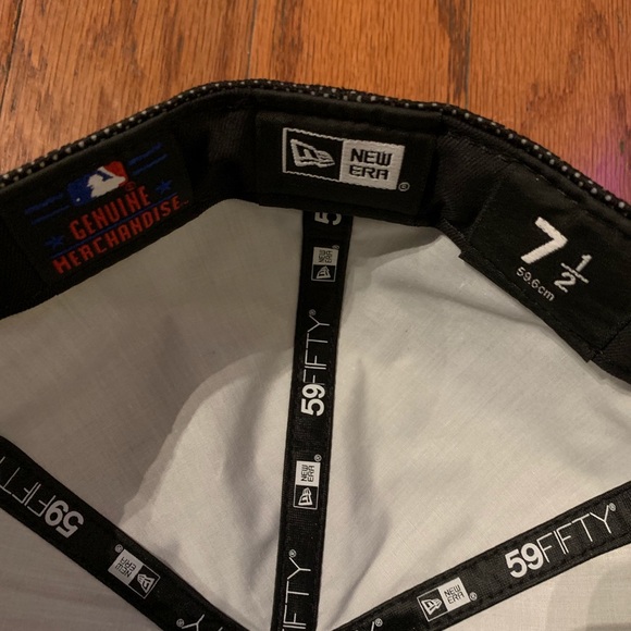 LA reflective fitted 7 1/2 black - Picture 4 of 4